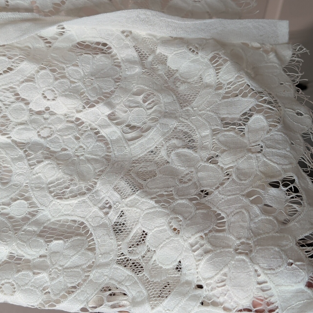 Ember Elegant White Lace Cardigan - Picture 8 of 10
